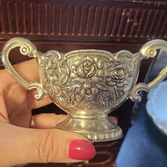 Source Unknown Silver Sugar and Creamer Set - Picture 2 of 5